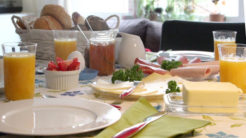 Lange gepflegte Tradition - das gemeinsame Sonntagsfrühstück in der Familie. (c) SilviaBins