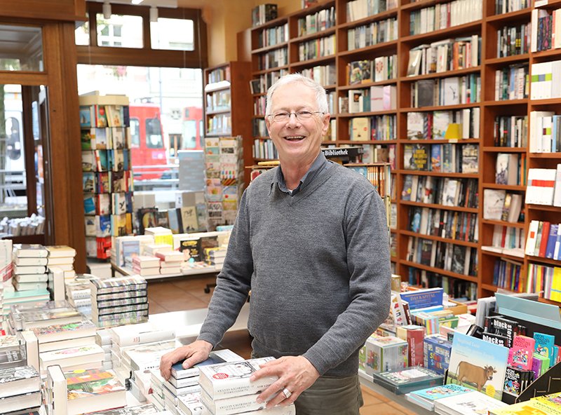 Johann Schumandl in der Buchhandlung am Chlodwigplatz (c) SilviaBins