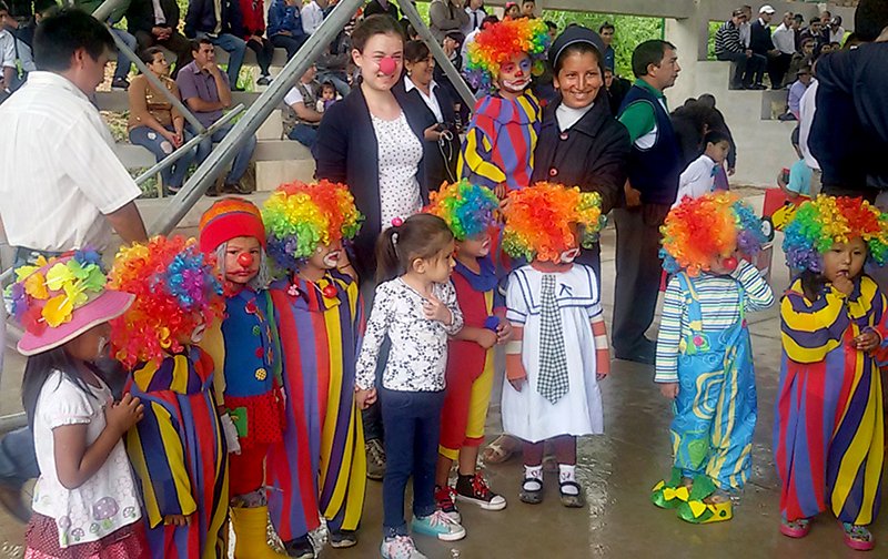 Auch im Kindergarten wird bei jedem Fest gesungen und getanzt (c) privat