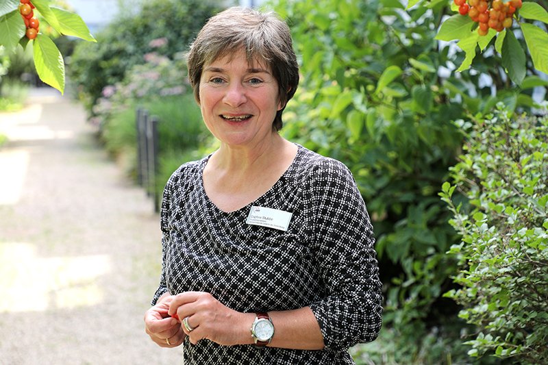 Daphne Stubbe - stellvertretende Leiterin des Arnold-Overzier-Hauses - freut sich über vielfältiges ehrenamtliches Engagement. (c) SilviaBins